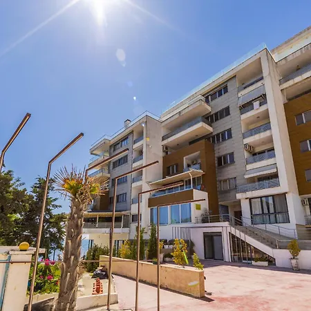 Currila Seafront By Ps *