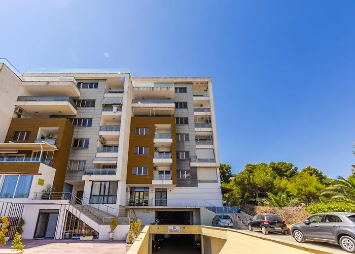 Apartment Currila Seafront By Ps Durrës