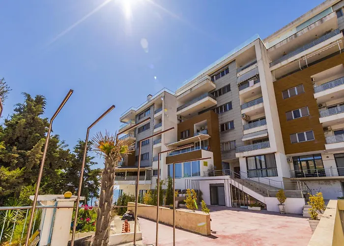 Currila Seafront By Ps *