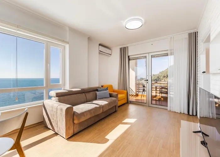 Currila Seafront By Ps Apartment Durrës